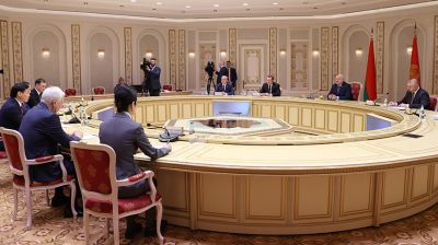 Лукашенко отметил активизацию контактов с Калмыкией