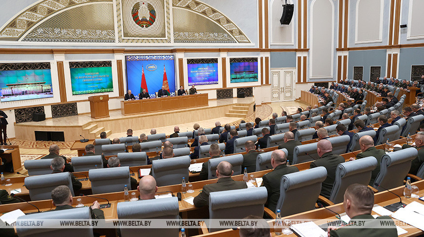 Лукашенко собрал большое совещание с силовым блоком