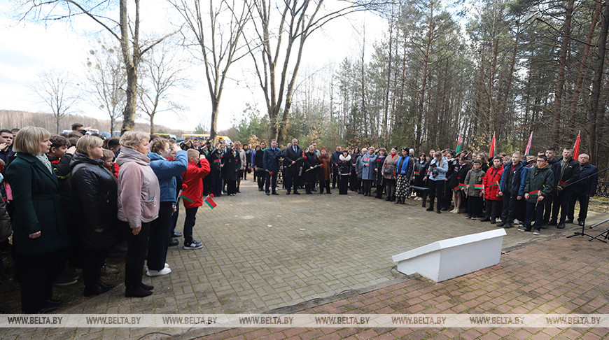 Память жителей сожженной в годы войны деревни Лески почтили в Каменецком районе