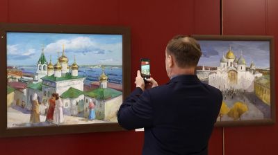 Выставка живописи Владимира Гладкова "Между небом и землей" открылась в Минске