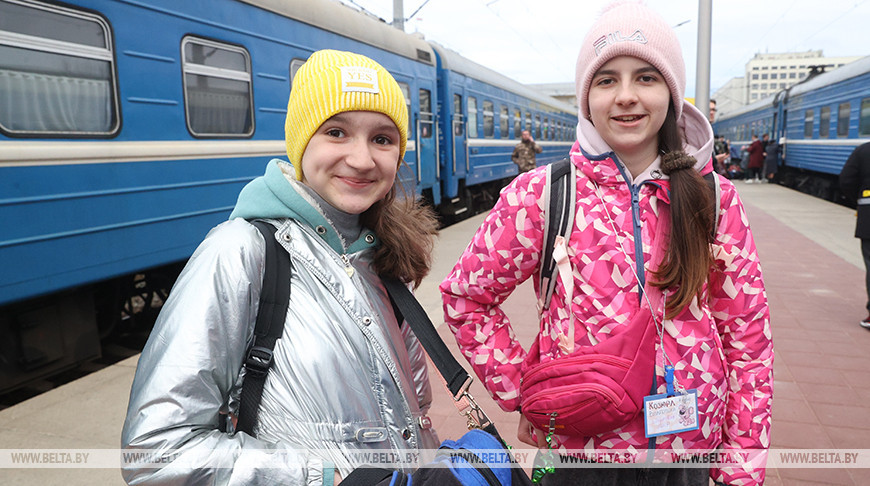 Первая весенняя смена из 350 детей Донбасса приехала на оздоровление в Беларусь