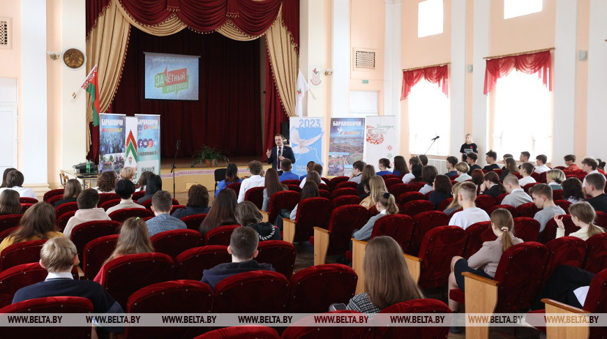 "Зачетный разговор" прошел в Барановичском технологическом колледже Белкоопсоюза