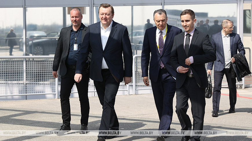 Глава МИД Беларуси прилетел с визитом в Венгрию