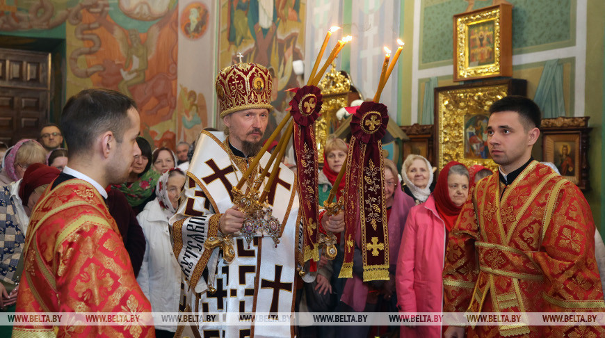 Митрополит Вениамин возглавил Пасхальное богослужение в Гродненском Свято-Рождество-Богородичном монастыре