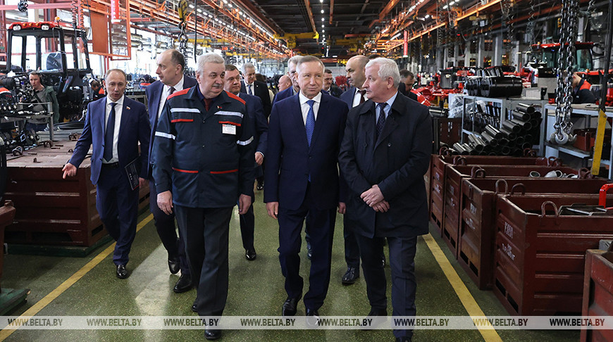 Губернатор Санкт-Петербурга посетил ОАО "Минский тракторный завод"