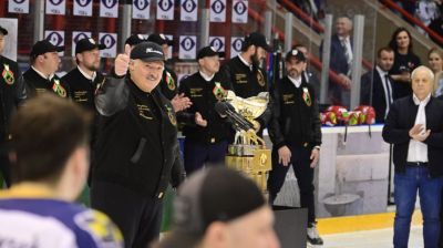 Лукашенко посетил финал чемпионата по хоккею в Гродно