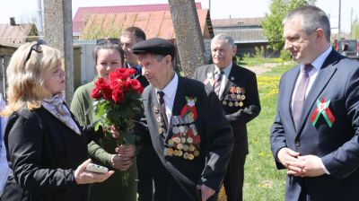 Крупко поздравил ветерана ВОВ Подлипского с 100-летием