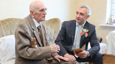 Ветерана войны Владимира Макуя поздравили в Витебске