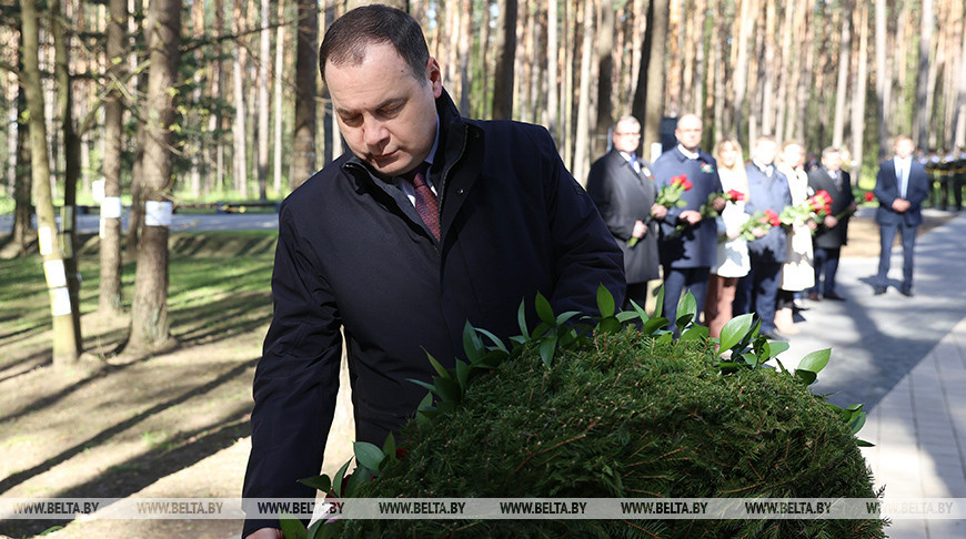 Головченко возложил цветы к мемориалу "Благовщина"