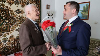 Субботин поздравил с Днем Победы и с днем рождения ветерана войны Николая Жарикова