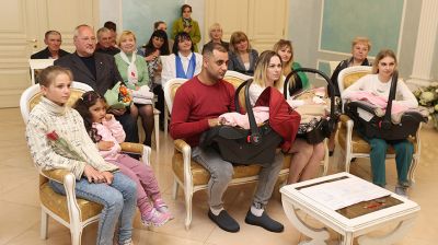 Многодетная мать из Луганска, родившая тройню в Гомеле: в Беларуси тихо и спокойно, это главное