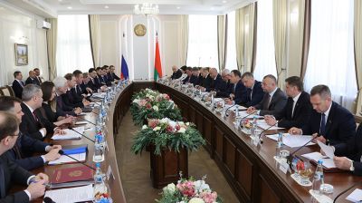 Головченко встретился с вице-премьером - министром промышленности и торговли России