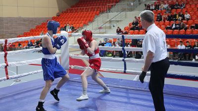 Первенство Беларуси по боксу среди юниоров и юниорок проходит в Жлобине
