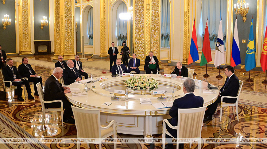 Лукашенко принял участие в саммите ЕАЭС