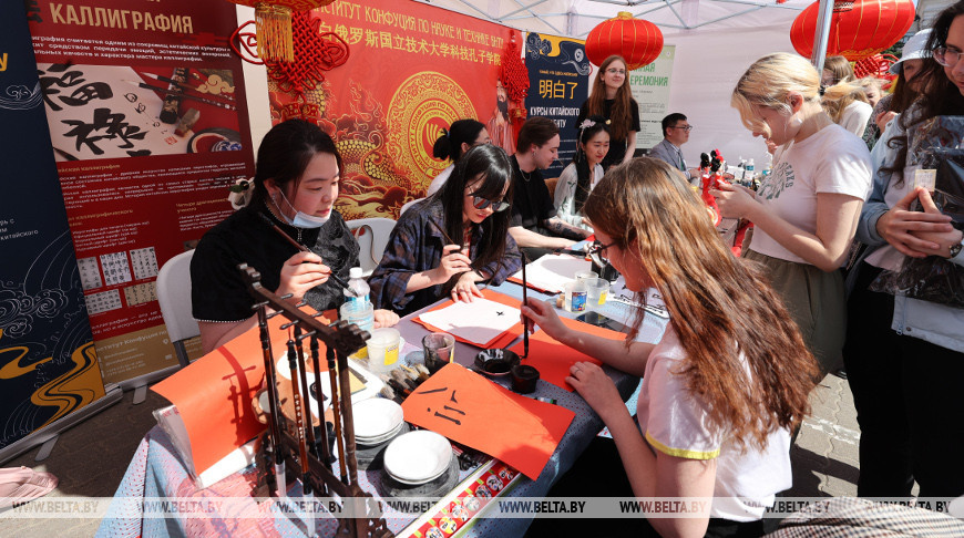 День культуры Китая прошел в Верхнем городе в Минске