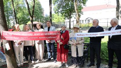 Проживающие в Беларуси латвийцы выразили протест против избирательной системы в их стране