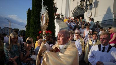 Крестный ход в честь праздника Божьего Тела прошел в Гродно