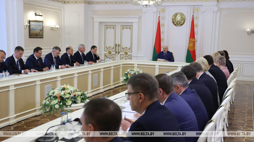 Лукашенко провел совещание по вопросам совершенствования кадровой политики