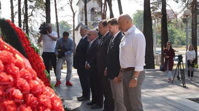 Представители СМИ почтили память жертв ВОВ в мемориальном комплексе "Масюковщина"