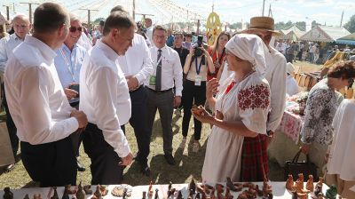 Петришенко посетил выставку-ярмарку "Оберег мира и союзного единства"
