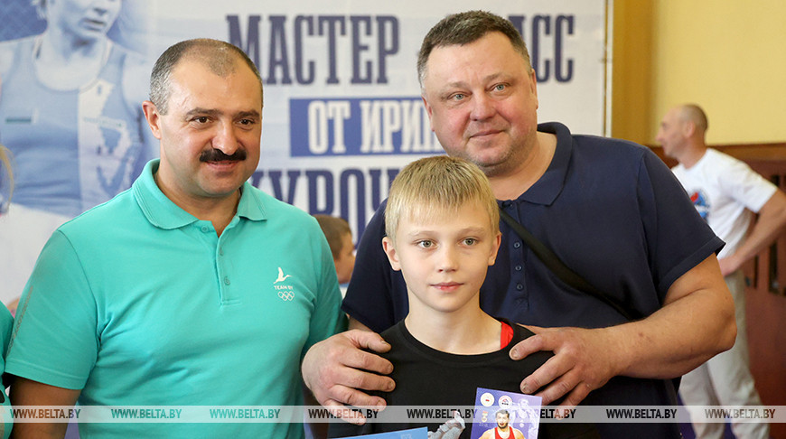 Президент НОК Беларуси встретился с юными борцами Шкловского района