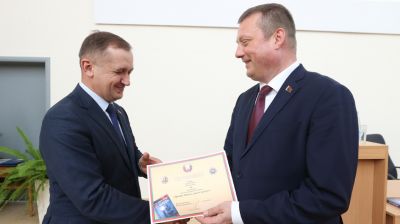 Хоменко вручил сертификаты на более чем 700 экземпляров книги "Архивы. Ничего, кроме правды"