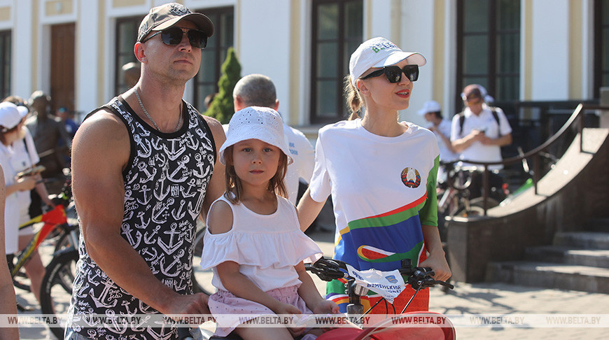 "Помним прошлое - созидаем будущее". Профсоюзный велопробег в Гродно объединил около 1 тыс. человек