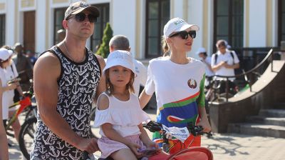 "Помним прошлое - созидаем будущее". Профсоюзный велопробег в Гродно объединил около 1 тыс. человек