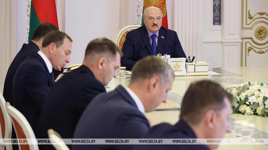 Лукашенко провел совещание о создании портовых мощностей