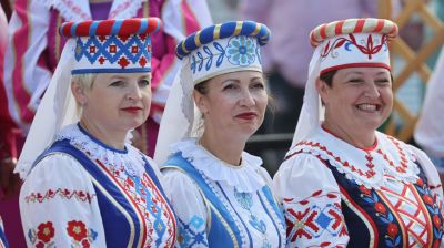 Этно-вечеринка "Вишневого фестиваля" в Глубоком собрала гостей из-за рубежа