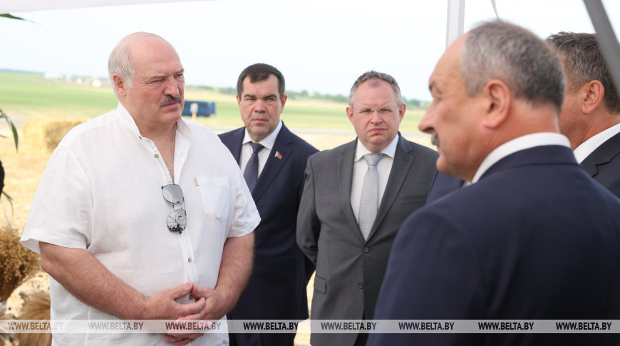 Лукашенко совершил рабочую поездку в Каменецкий район