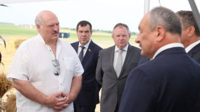 Лукашенко совершил рабочую поездку в Каменецкий район