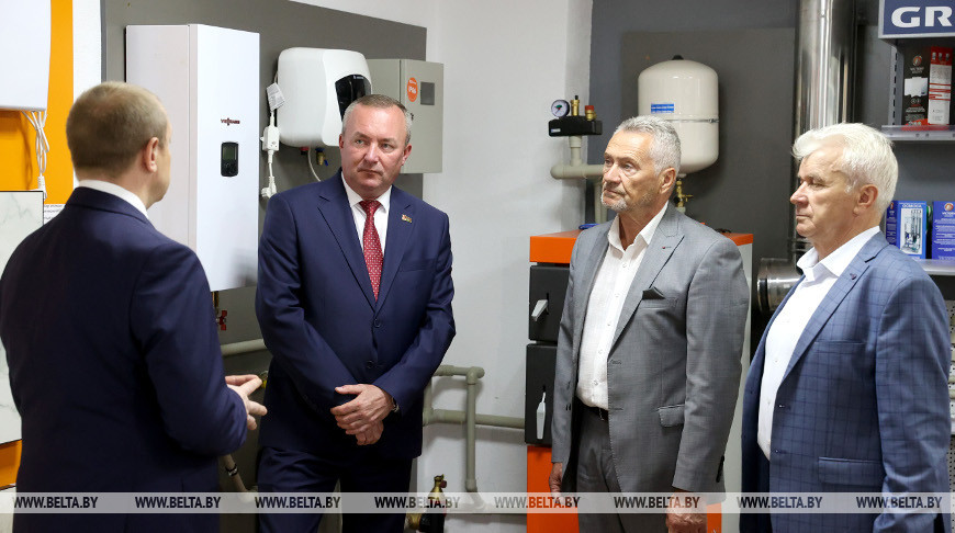 Мартынюк посетил завода по изготовлению отопительного оборудования в Могилеве