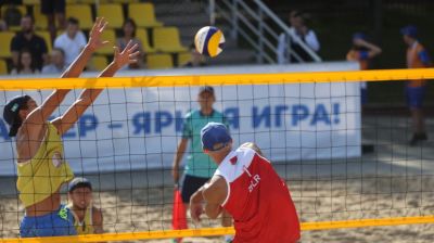 Соревнования по пляжному волейболу в рамках II Игр стран СНГ проходят в Молодечно