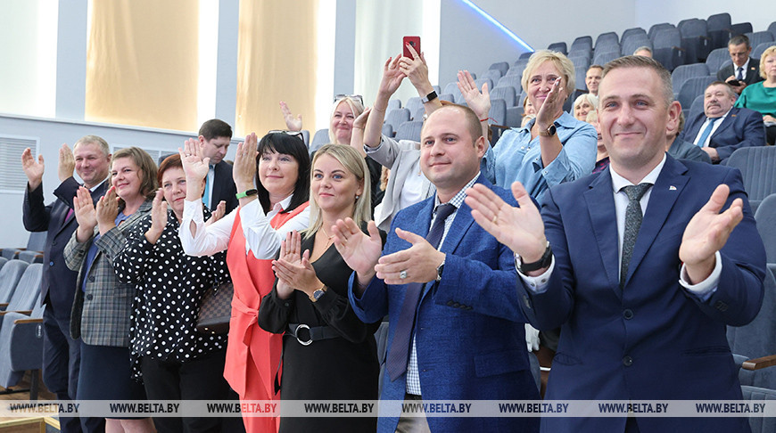 Свидетельства о регистрации районным отделениям Белорусской партии "Белая Русь" вручены в Витебске
