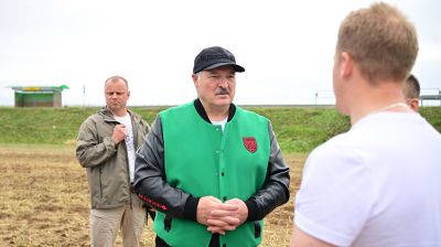 Лукашенко в полях на востоке. Главная тема - безотвальная обработка почвы