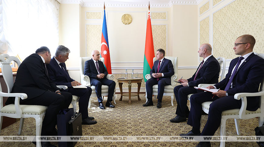 Петришенко провел встречу с заместителем премьер-министра Азербайджана