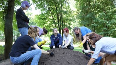 Мероприятия ко Дню археолога состоялись на археологическом комплексе на реке Менке
