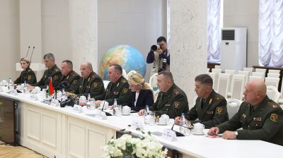 Министры обороны Беларуси и Китая провели встречу в Минске