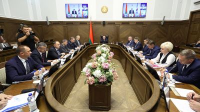 Головченко провел совещание по подготовке к новому учебному году