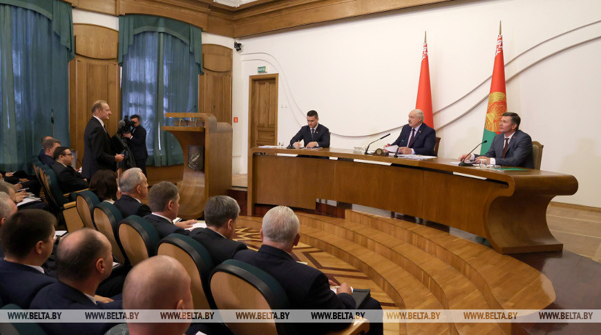 Лукашенко посещает Белгосуниверситет
