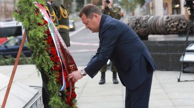 Глава Тамбовской области возложил венок к монументу Победы