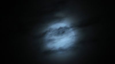 Этой ночью жители Гродно могли увидеть явление, которое называется "голубой Луной"