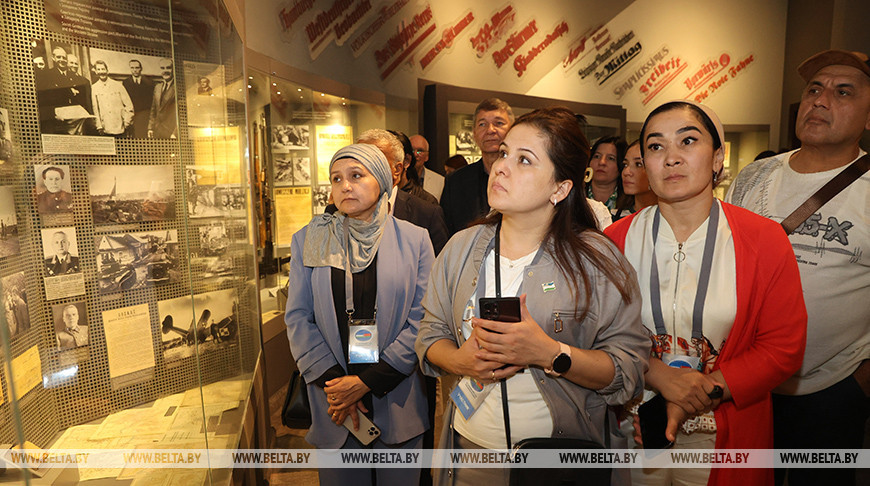 Участницы белорусско-узбекского женского бизнес-форума посетили музей истории ВОВ