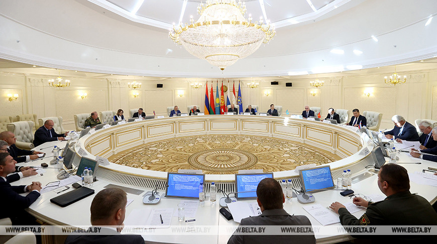 В Минске проходит заседание Координационного совещания председателей комитетов по обороне парламентов стран ОДКБ