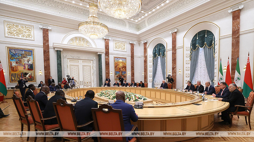 Лукашенко провел переговоры в расширенном составе с Президентом Экваториальной Гвинеи