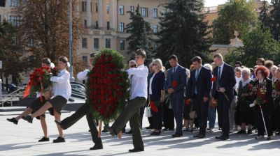 В Минске состоялось возложение цветов в память о блокаде Ленинграда
