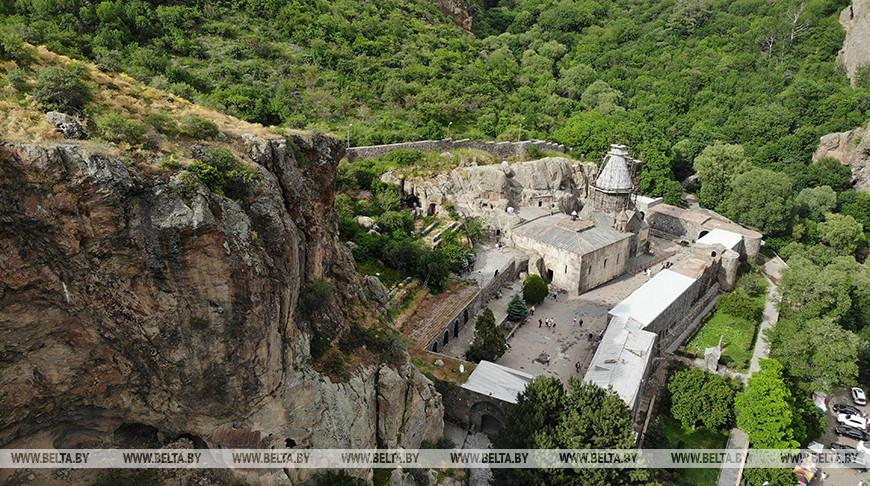 Монастырский комплекс Гегард - памятник раннего средневекового зодчества Армении