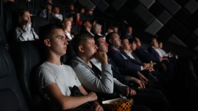 В ТРЦ "Дана Молл" в Минске прошла премьера фильма "На другом берегу"