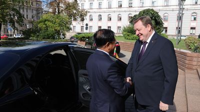 Алейник встретился с министром иностранных дел Республики Союз Мьянма